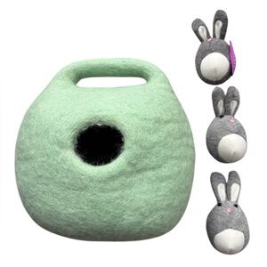 Lovevery Bunnies In A Felt Burrow Babbler Kit 13-15 Months Montessori 3 Rabbits